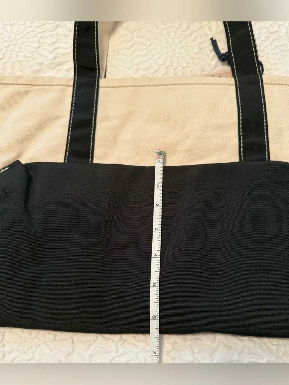 Tote bag - GC Design - white black w/red & plaid hearts.  NEW w/tags. 11x18x6.5”